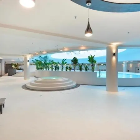 Hanza Tower 23 Pool & Jacussi & Sauna & Pool 公寓 *